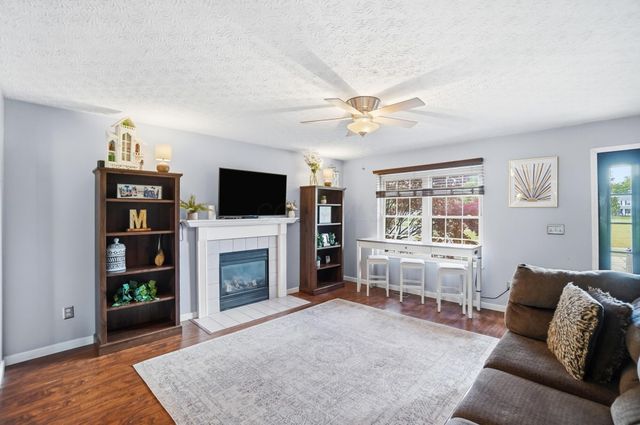 692 Crofton Loop, Delaware, OH 43015