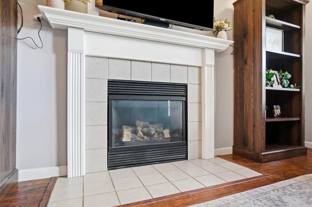 692 Crofton Loop, Delaware, OH 43015
