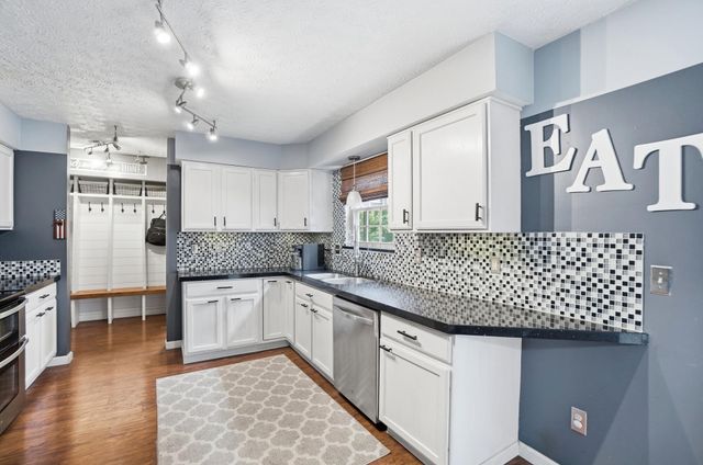 692 Crofton Loop, Delaware, OH 43015