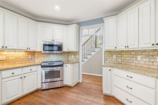 395 Amberbrook Circle, Grayson, GA 30017