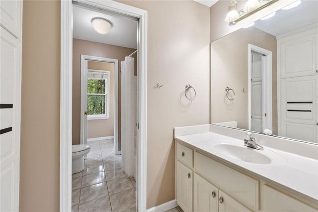 395 Amberbrook Circle, Grayson, GA 30017