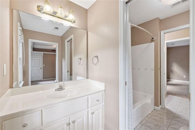 395 Amberbrook Circle, Grayson, GA 30017
