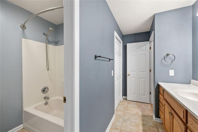 395 Amberbrook Circle, Grayson, GA 30017