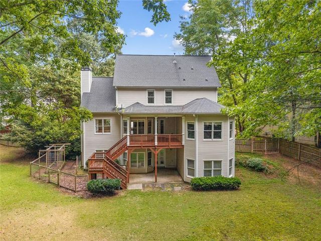 395 Amberbrook Circle, Grayson, GA 30017
