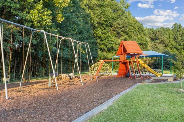 395 Amberbrook Circle, Grayson, GA 30017