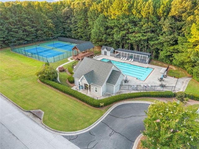 395 Amberbrook Circle, Grayson, GA 30017