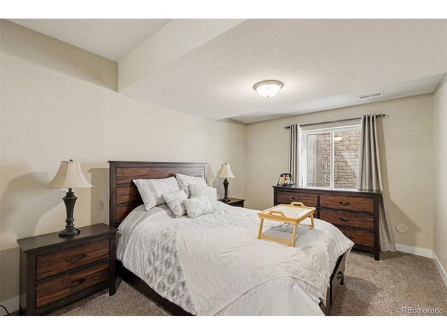 7602 S Yakima Ct, Aurora, CO 80016