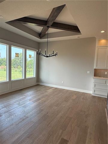 18500 Pawnee Lane, Overland Park, KS 66085