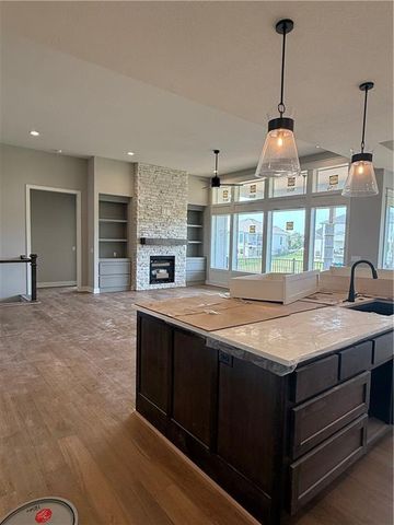18500 Pawnee Lane, Overland Park, KS 66085