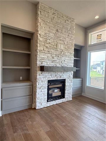 18500 Pawnee Lane, Overland Park, KS 66085