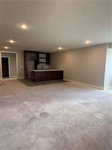 18500 Pawnee Lane, Overland Park, KS 66085