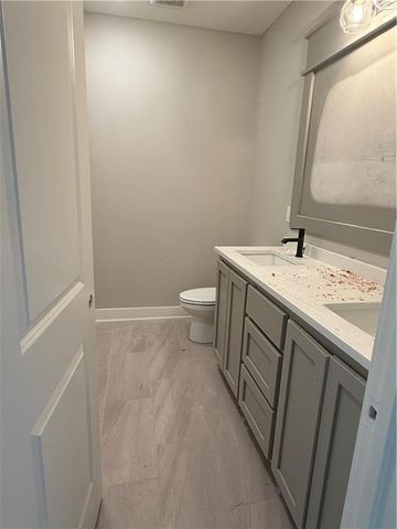 18500 Pawnee Lane, Overland Park, KS 66085