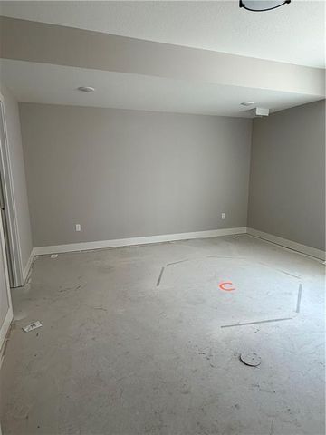 18500 Pawnee Lane, Overland Park, KS 66085