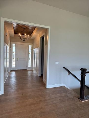 18500 Pawnee Lane, Overland Park, KS 66085