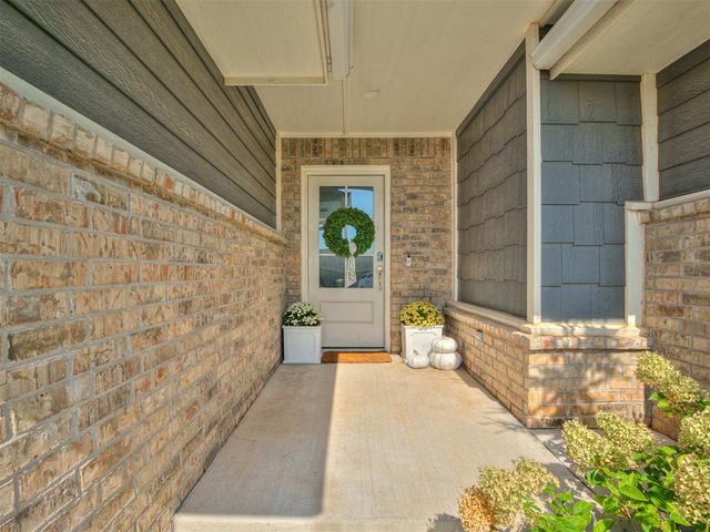 629 Dodge Court, Yukon, OK 73099