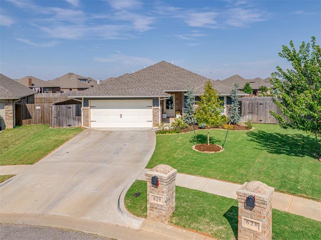 629 Dodge Court, Yukon, OK 73099