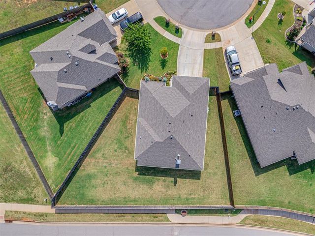 629 Dodge Court, Yukon, OK 73099