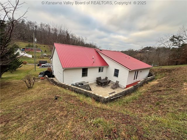 110 & 108 Mallory Lane, South Charleston, WV 25309