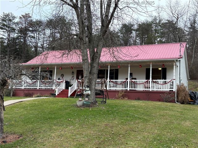 110 & 108 Mallory Lane, South Charleston, WV 25309