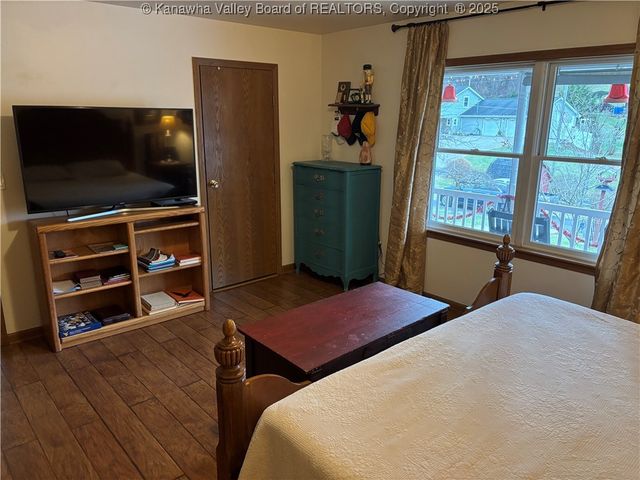 110 & 108 Mallory Lane, South Charleston, WV 25309