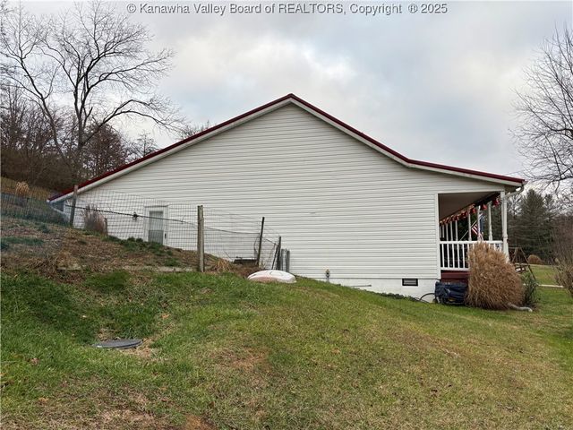 110 & 108 Mallory Lane, South Charleston, WV 25309