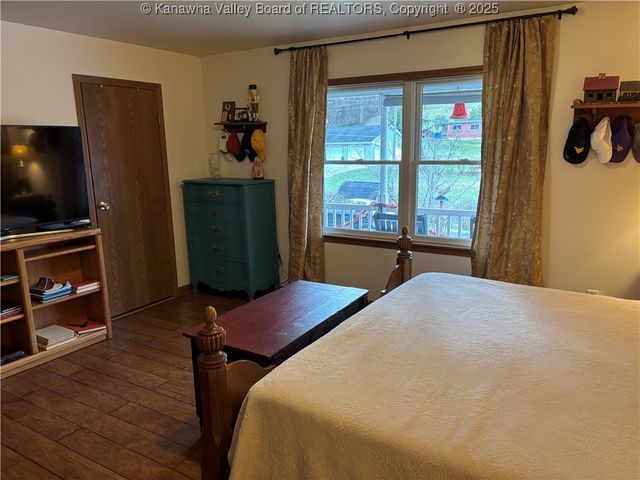 110 & 108 Mallory Lane, South Charleston, WV 25309