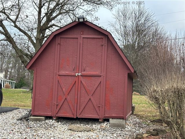 110 & 108 Mallory Lane, South Charleston, WV 25309