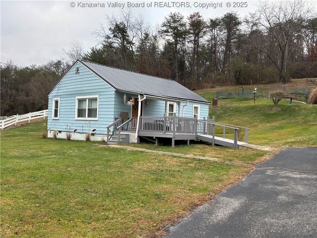 110 & 108 Mallory Lane, South Charleston, WV 25309