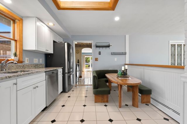 23 Russell St, Peabody, MA 01960