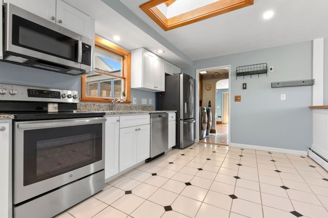 23 Russell St, Peabody, MA 01960