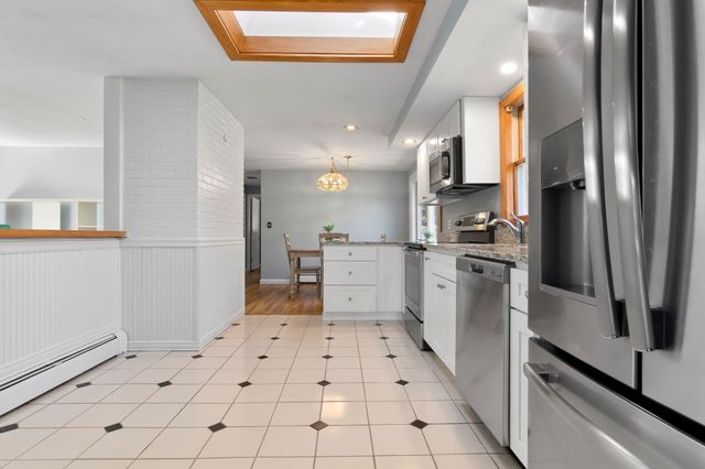 23 Russell St, Peabody, MA 01960