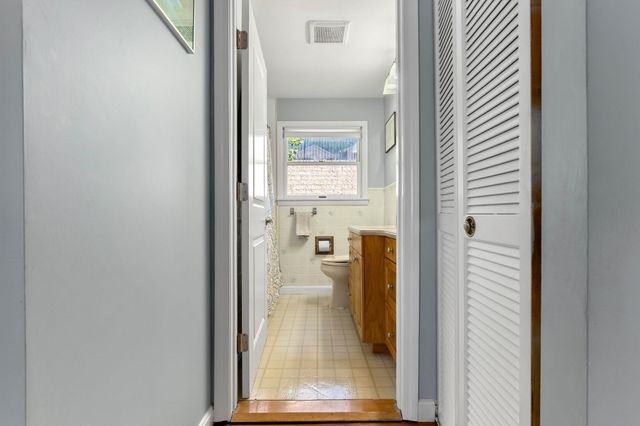 23 Russell St, Peabody, MA 01960