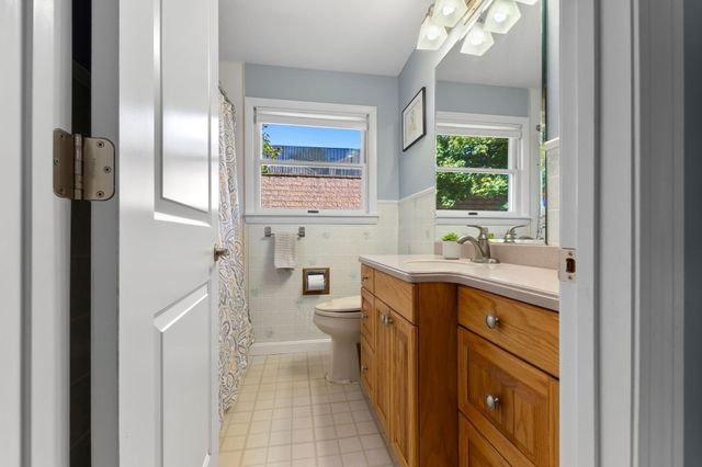 23 Russell St, Peabody, MA 01960