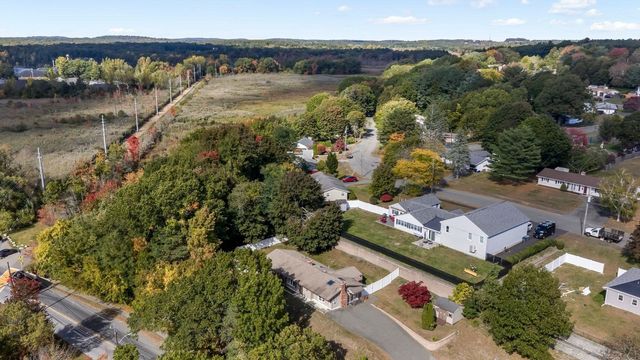 23 Russell St, Peabody, MA 01960