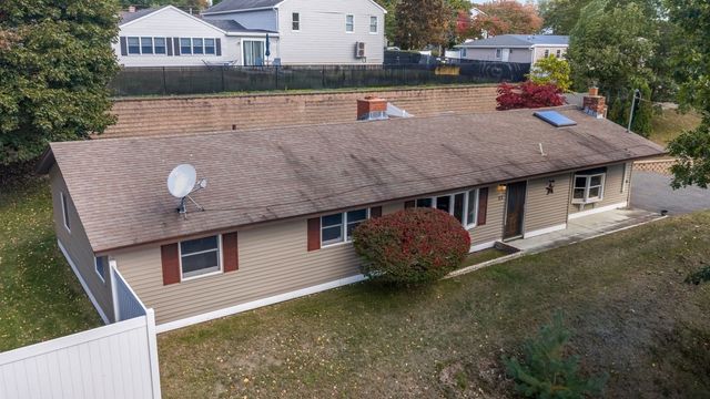 23 Russell St, Peabody, MA 01960
