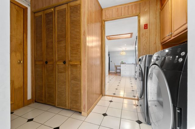 23 Russell St, Peabody, MA 01960