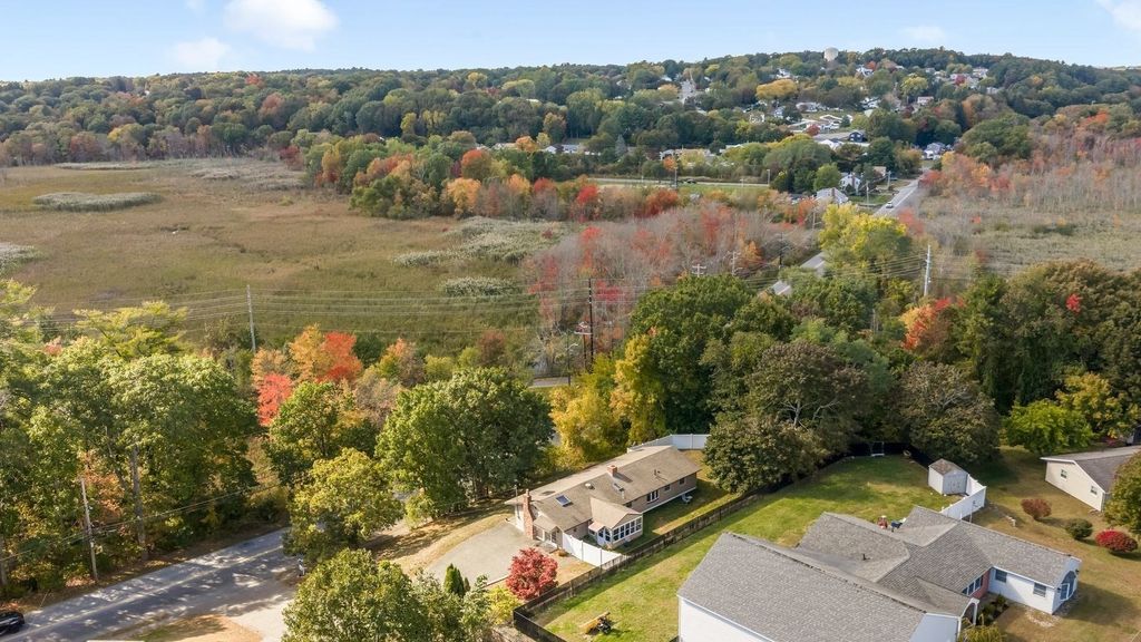 23 Russell St, Peabody, MA 01960