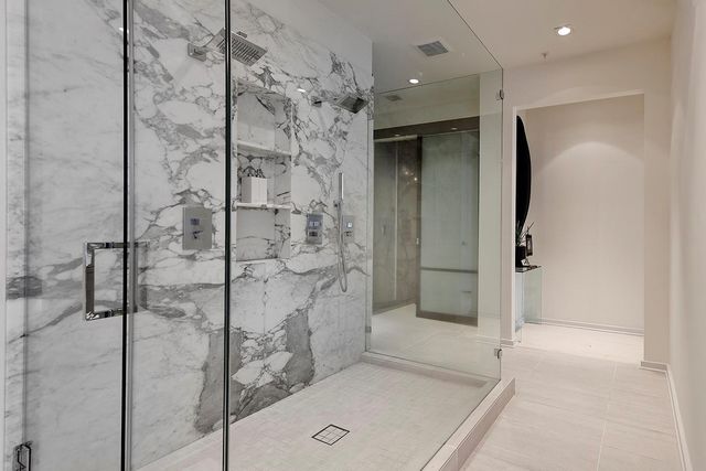 1 Waterway Court 5B, The Woodlands, TX 77380