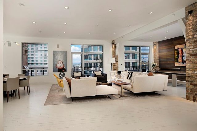 1 Waterway Court 5B, The Woodlands, TX 77380