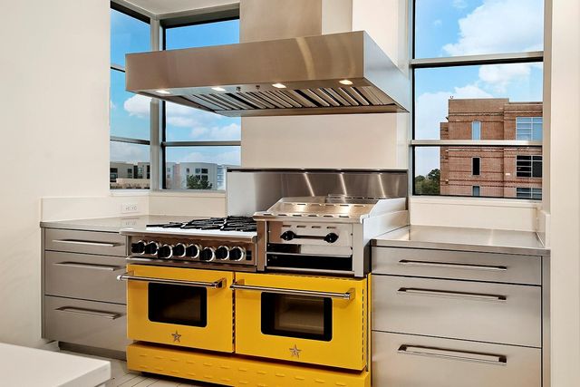 1 Waterway Court 5B, The Woodlands, TX 77380