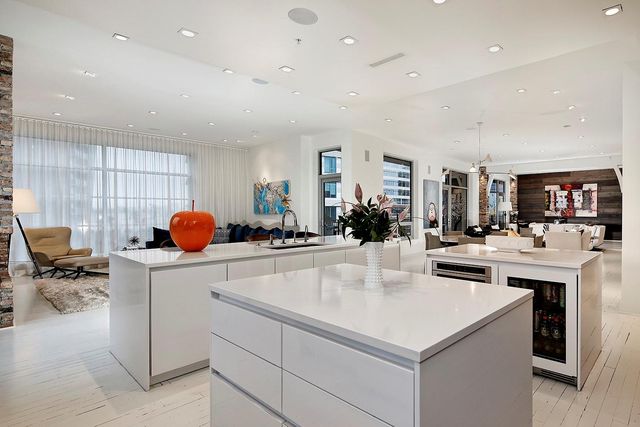 1 Waterway Court 5B, The Woodlands, TX 77380