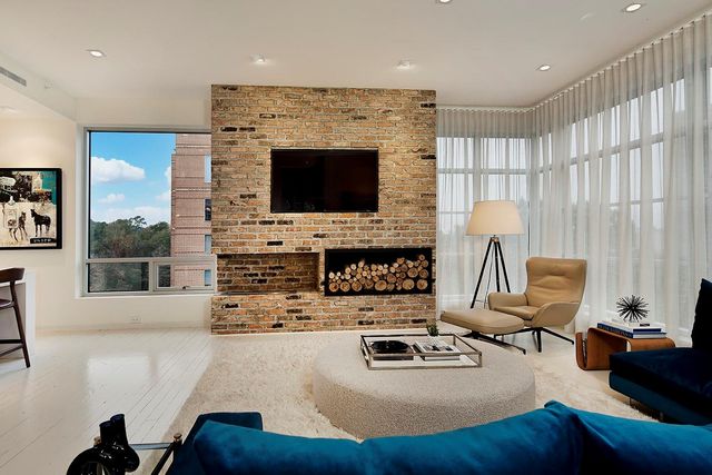 1 Waterway Court 5B, The Woodlands, TX 77380