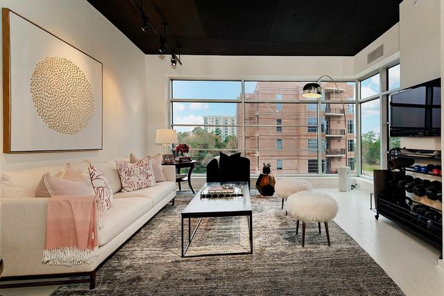 1 Waterway Court 5B, The Woodlands, TX 77380