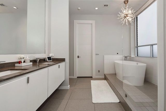 1 Waterway Court 5B, The Woodlands, TX 77380