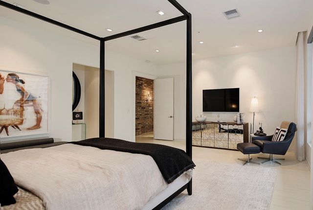 1 Waterway Court 5B, The Woodlands, TX 77380