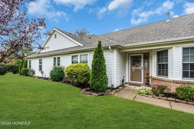 6 Winding River Road, Lakewood, NJ 08701