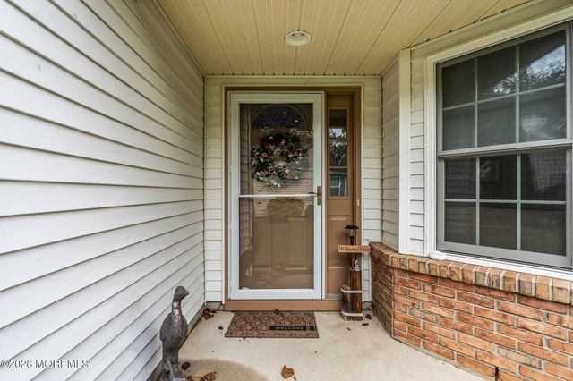 6 Winding River Road, Lakewood, NJ 08701