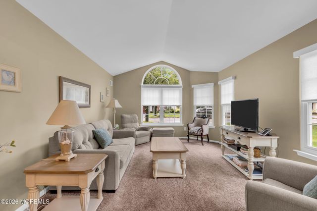 6 Winding River Road, Lakewood, NJ 08701
