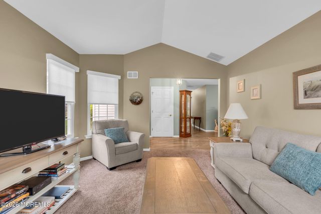 6 Winding River Road, Lakewood, NJ 08701