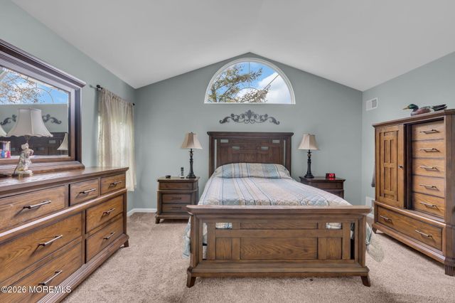 6 Winding River Road, Lakewood, NJ 08701